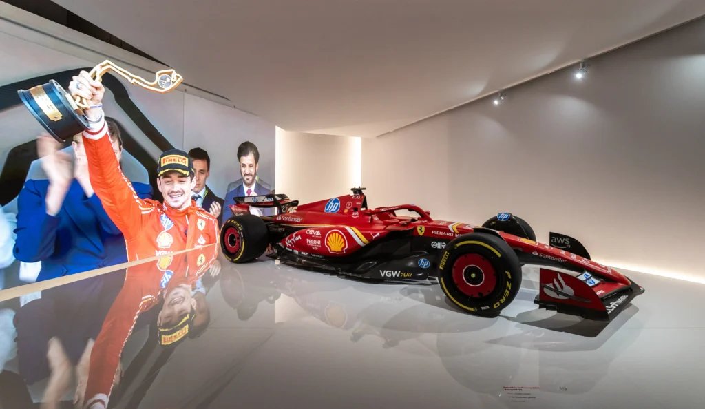 Esposizione_automobile_Ferrari-Charles Leclerc ©GF Eric Zaragoza