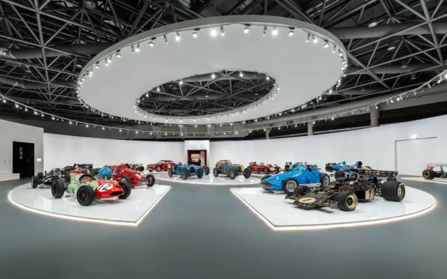 Esposizione_automobile_Grimaldi Forum_©GF Eric Zaragoza