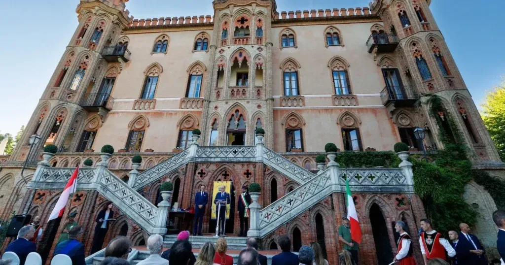 Il sovrano di Monaco durante il discorso a Novello
